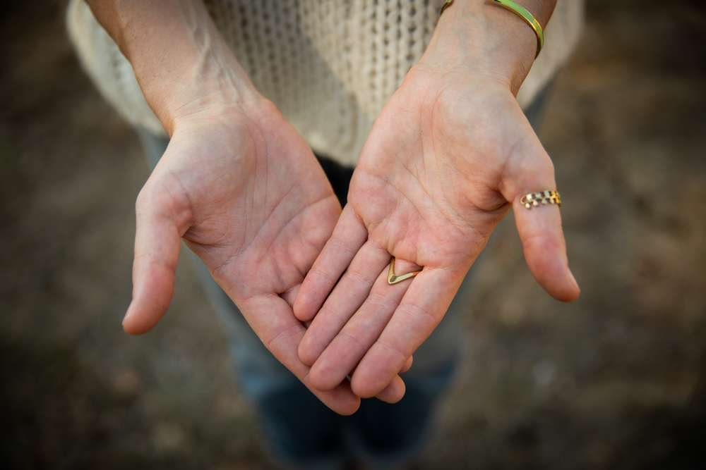 Le pouvoir des mains guérisseuses. Aline CASSARD, naturopathe
