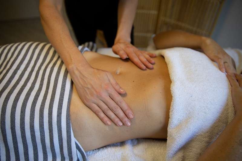 Le Nursing Touch® est un toucher bienveillant adapté pour accompagner la maladie.