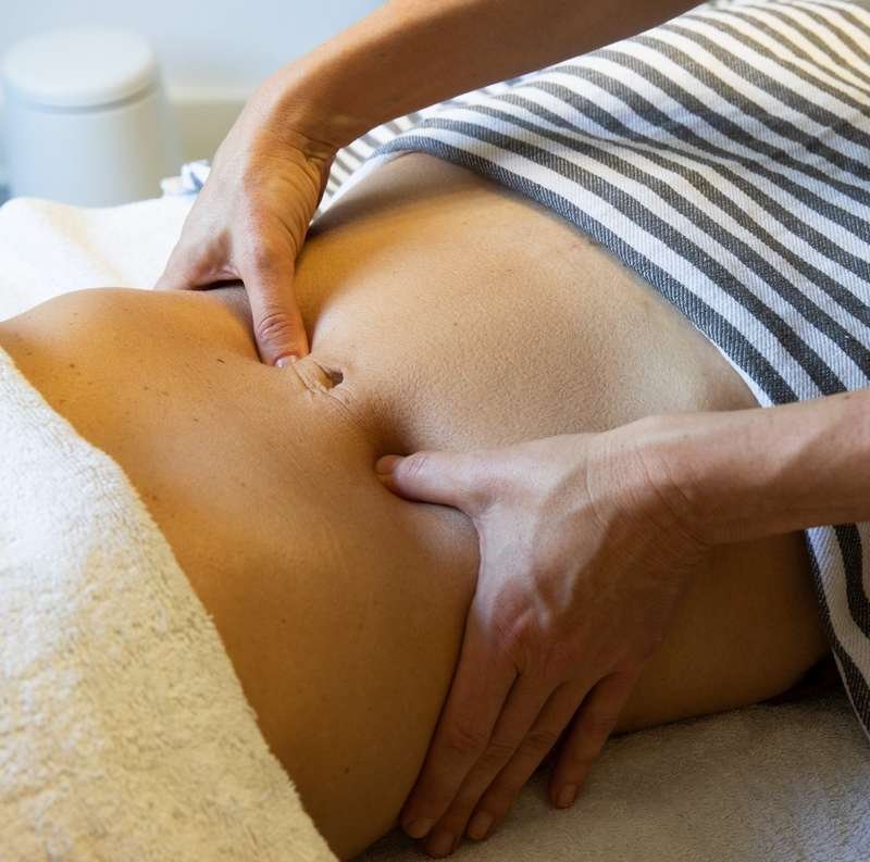 massage tui na du ventre pour perdre en tour de taille.